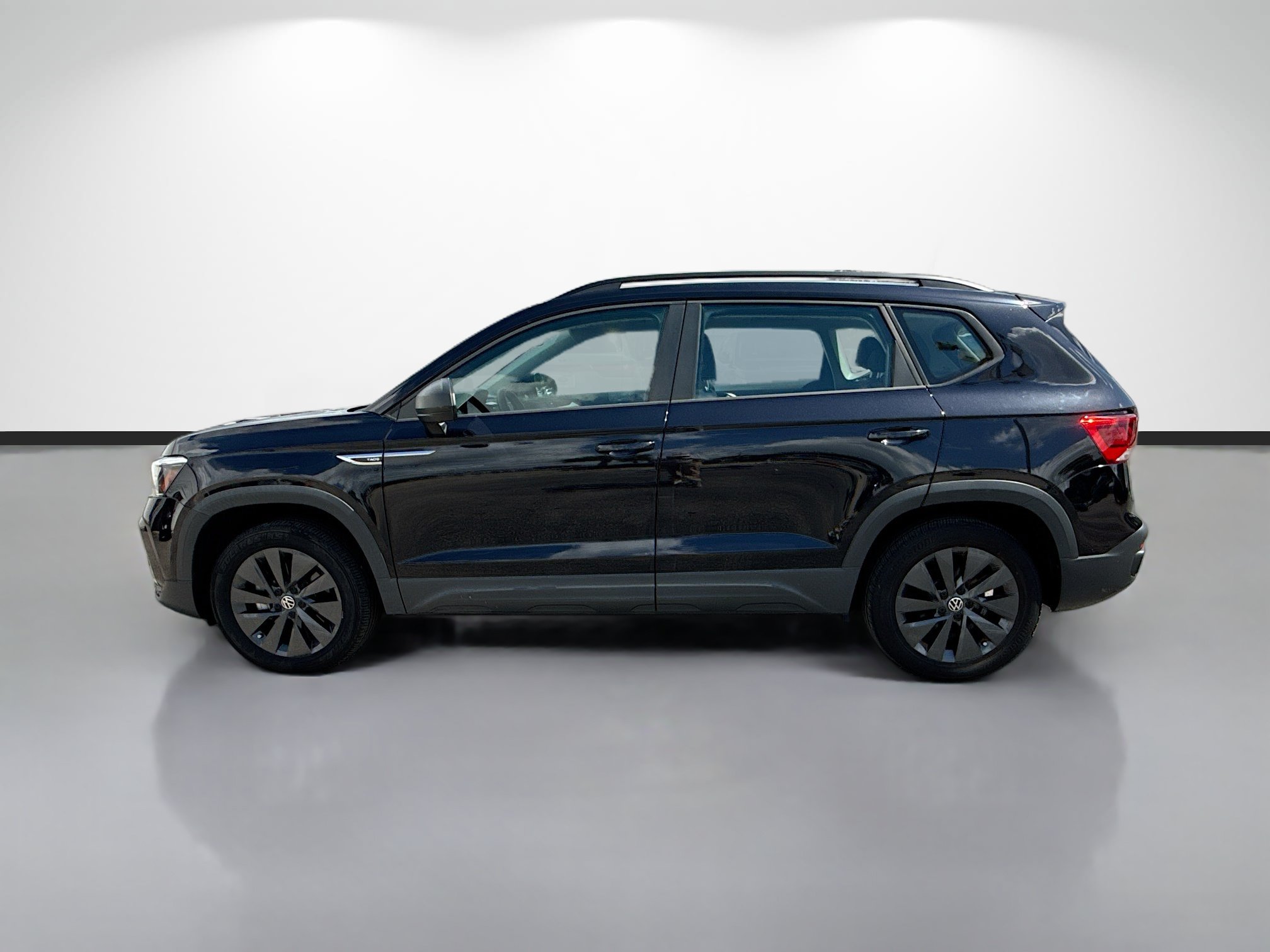 Used 2023 Volkswagen Taos S FWD image 6