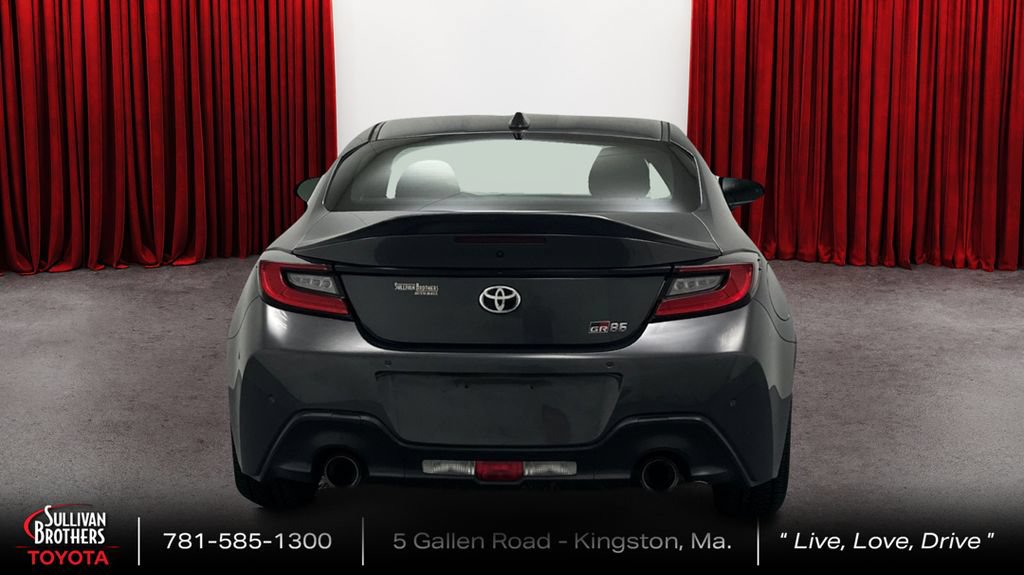 Used 2022 Toyota GR86 Premium RWD image 6