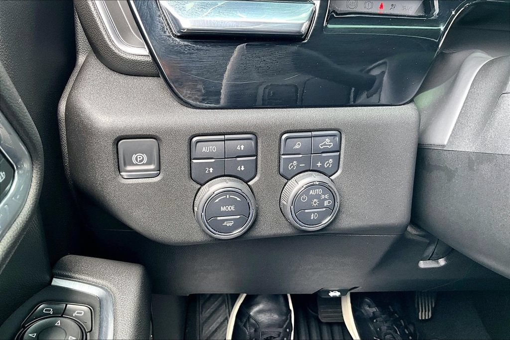 Used 2025 Chevrolet Silverado 2500 LTZ w/ LTZ Convenience Package AWD/4WD image 48