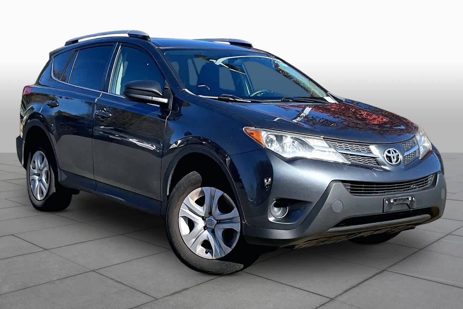Used 2015 Toyota RAV4 LE AWD/4WD image 3