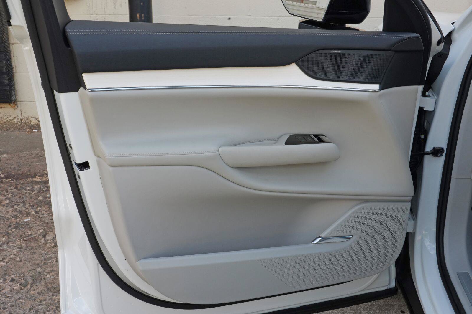 Used 2025 Volvo EX90 Plus AWD/4WD image 42