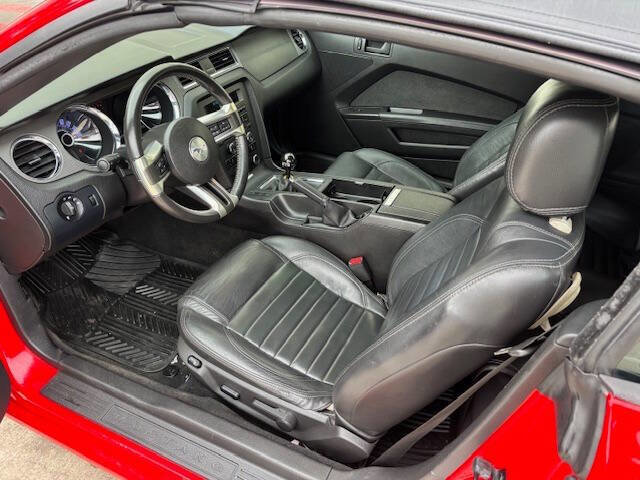 Used 2013 Ford Mustang GT RWD image 8
