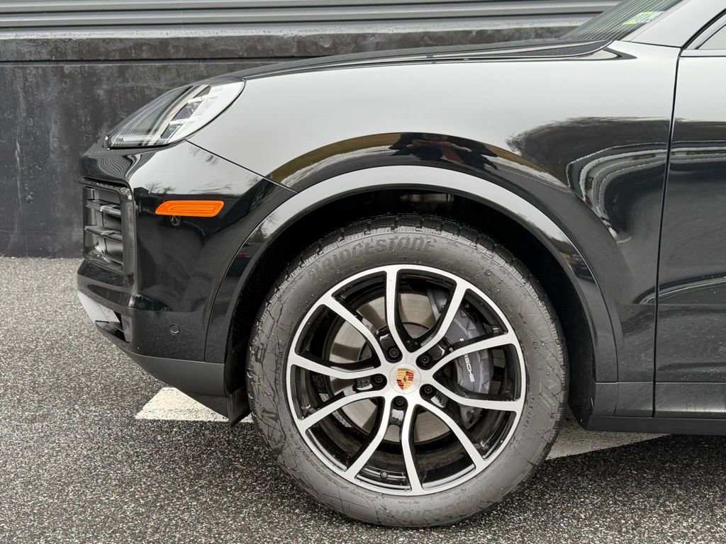 Certified 2025 Porsche Cayenne Coupe image 14