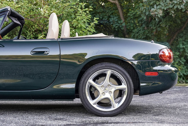 Used 2001 MAZDA MX-5 Miata RWD image 5