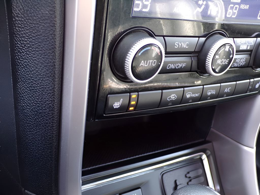 Used 2022 Subaru Ascent Limited w/ Technology Package image 24