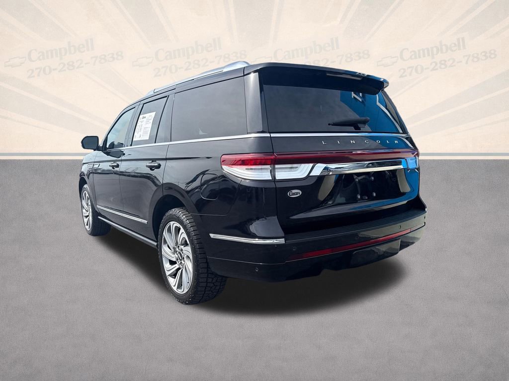 Used 2023 Lincoln Navigator Reserve AWD/4WD image 3