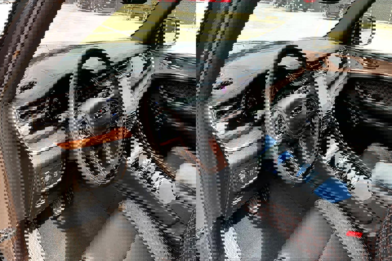 Used 2023 Jeep Grand Cherokee L Summit w/ High Altitude Package image 18