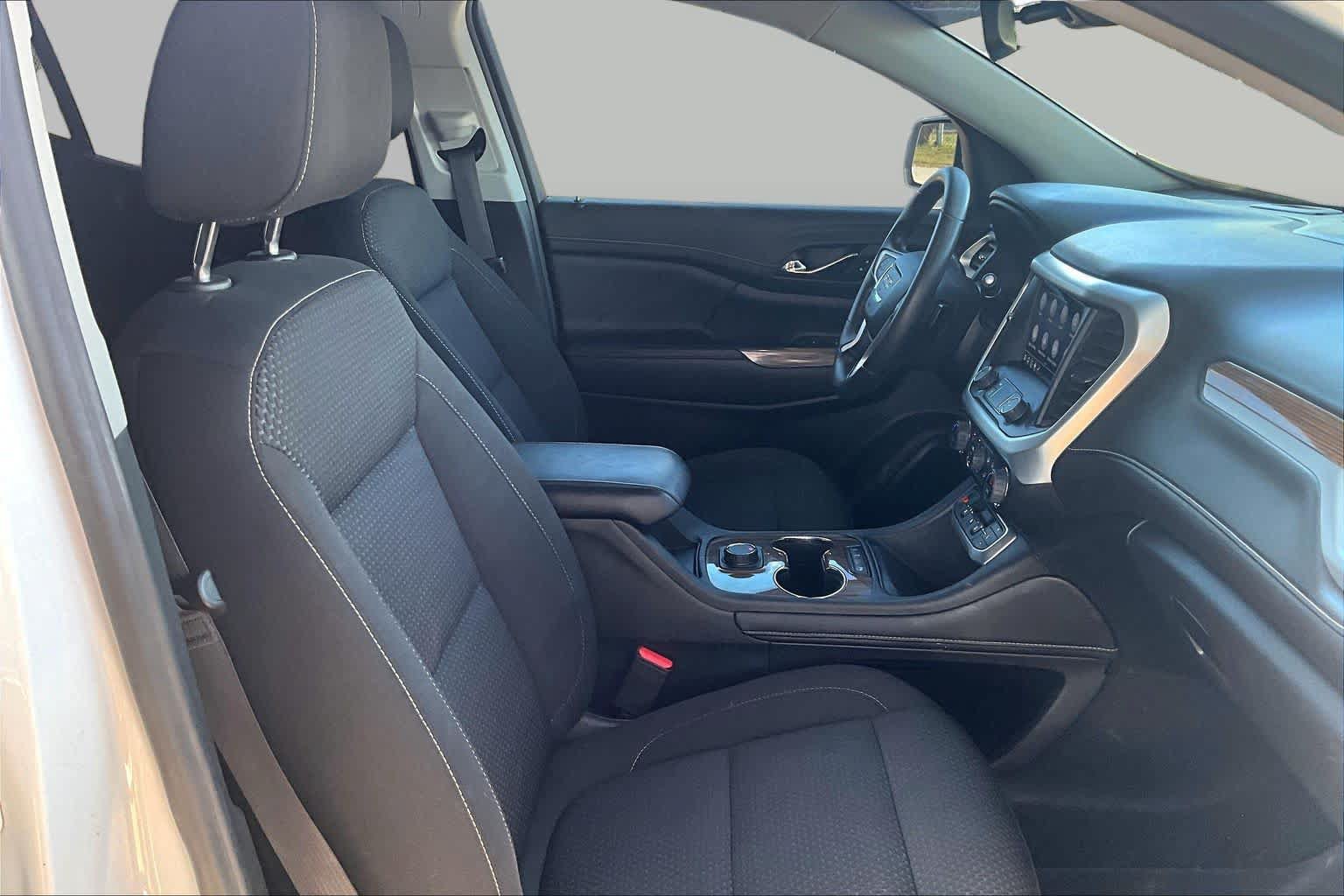 Used 2022 GMC Acadia SLE FWD image 11