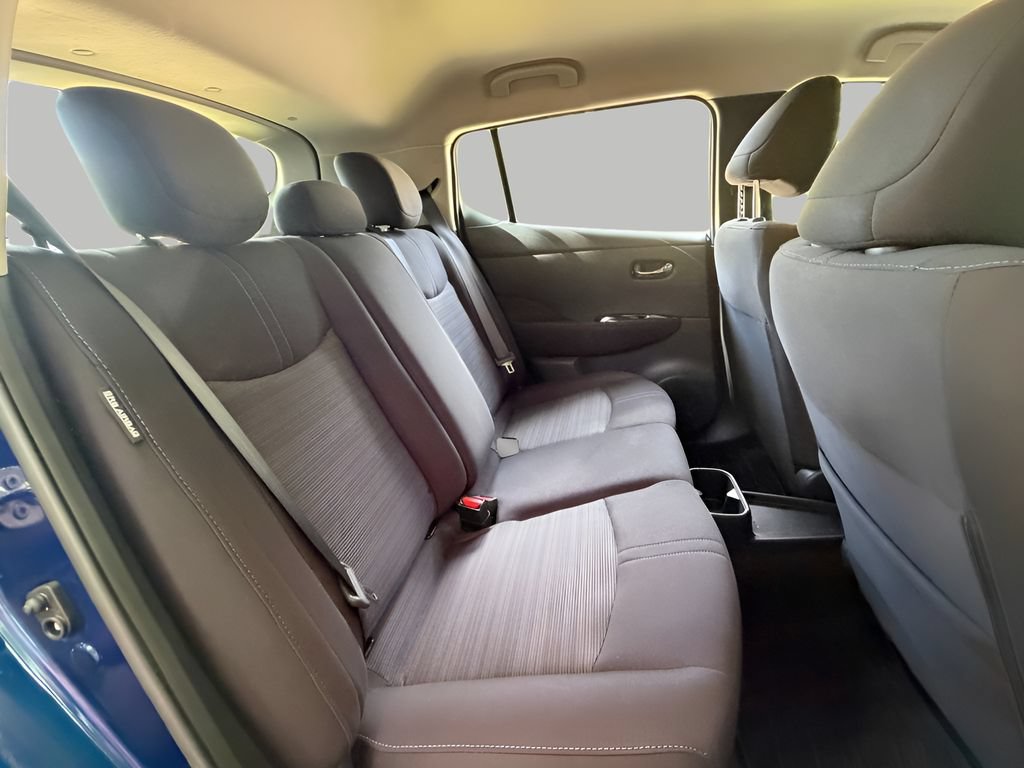 Used 2025 Nissan Leaf S FWD image 6