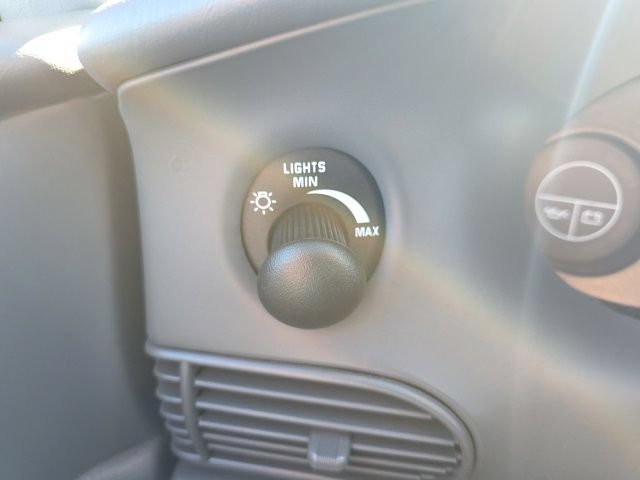 Used 2005 Buick Century Custom FWD image 15
