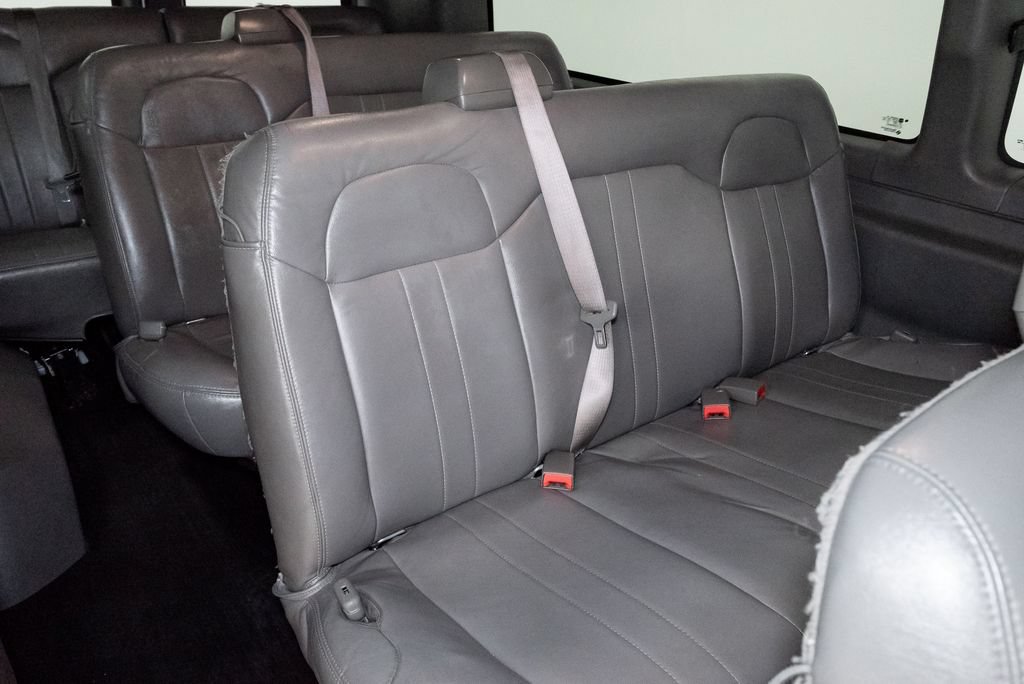 Used 2022 Chevrolet Express 3500 LS RWD image 15