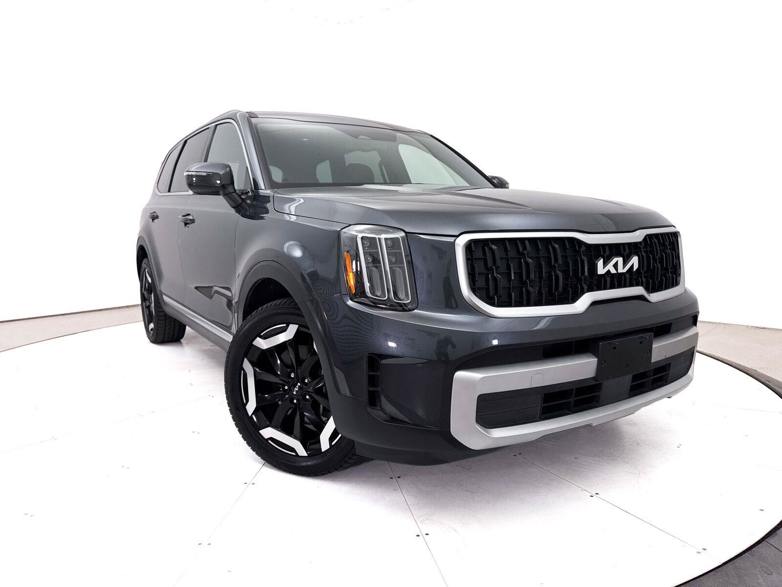 Used 2024 Kia Telluride EX w/ EX Captain's Chair Package