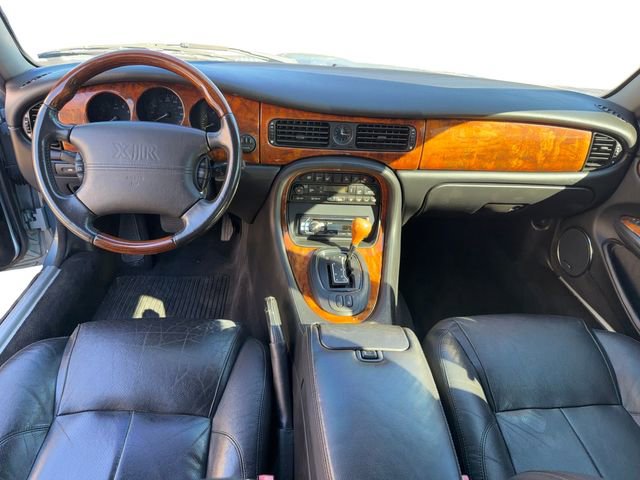 Used 2003 Jaguar XJ8 image 12