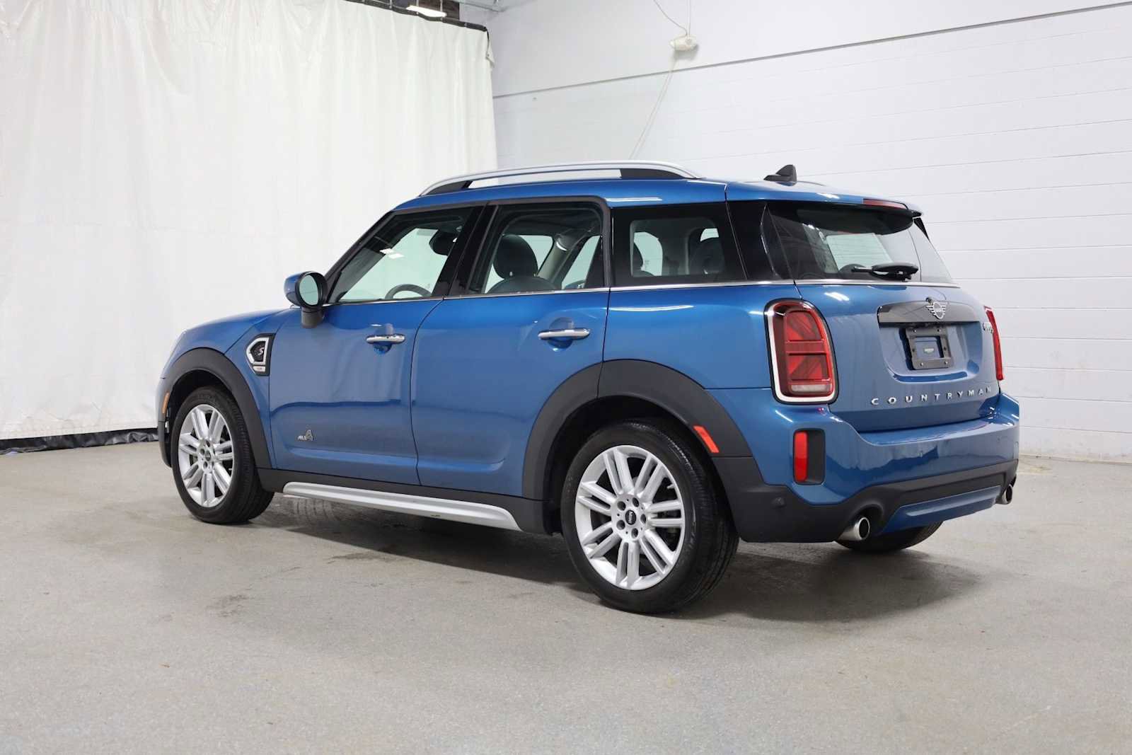 Used 2023 MINI Cooper Countryman S w/ Signature Upholstery Package image 3