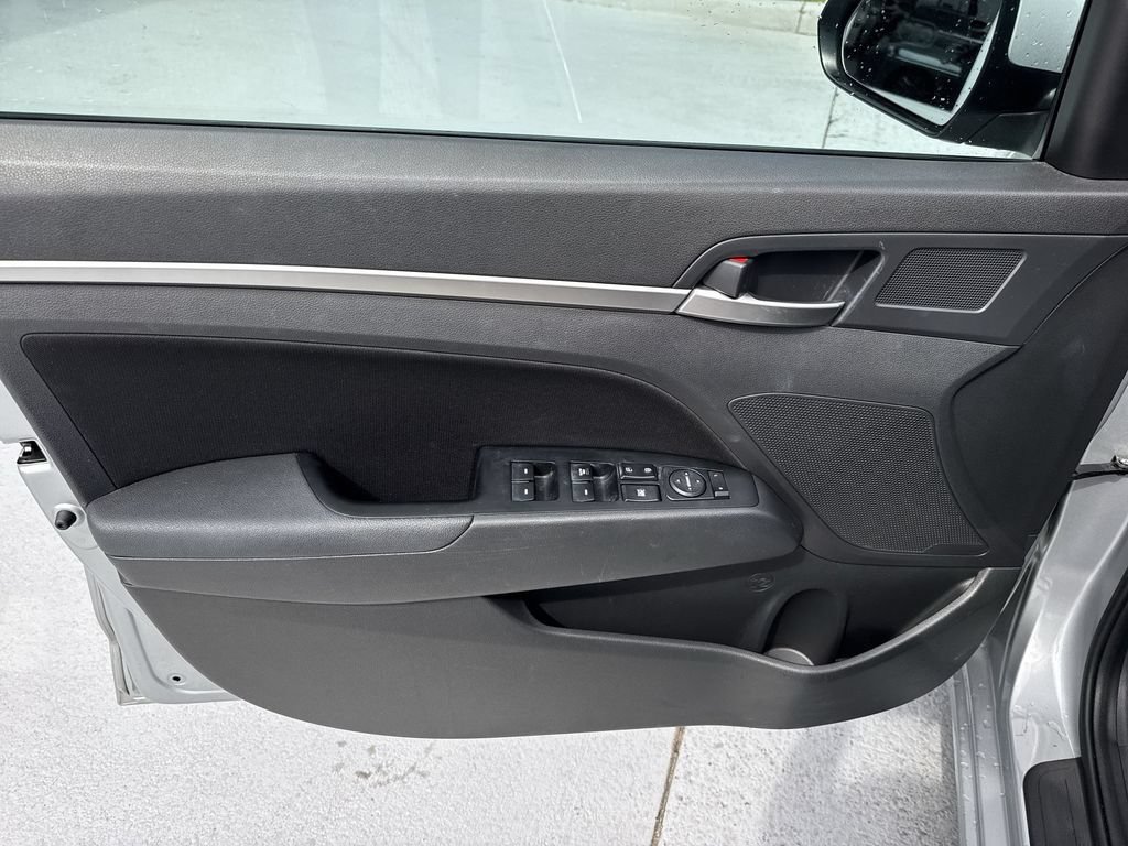 Used 2020 Hyundai Elantra Value Edition w/ Winter Weather Package FWD image 38