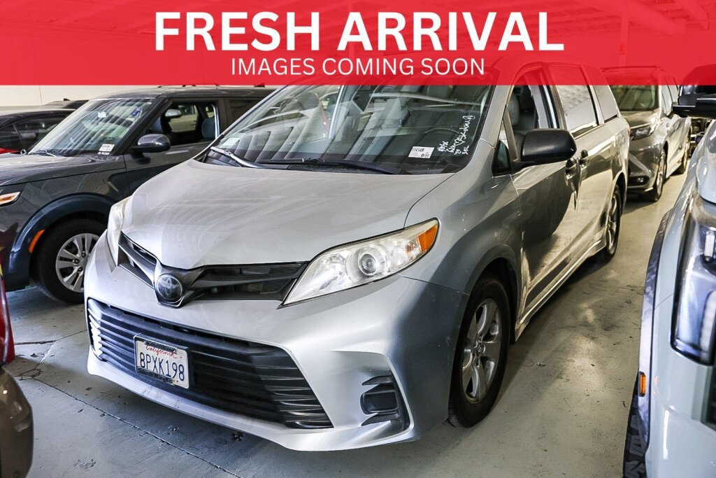 Used 2020 Toyota Sienna L FWD image 1