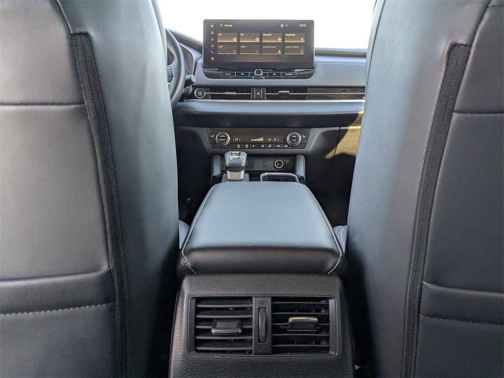 Used 2025 Mitsubishi Outlander SE image 32