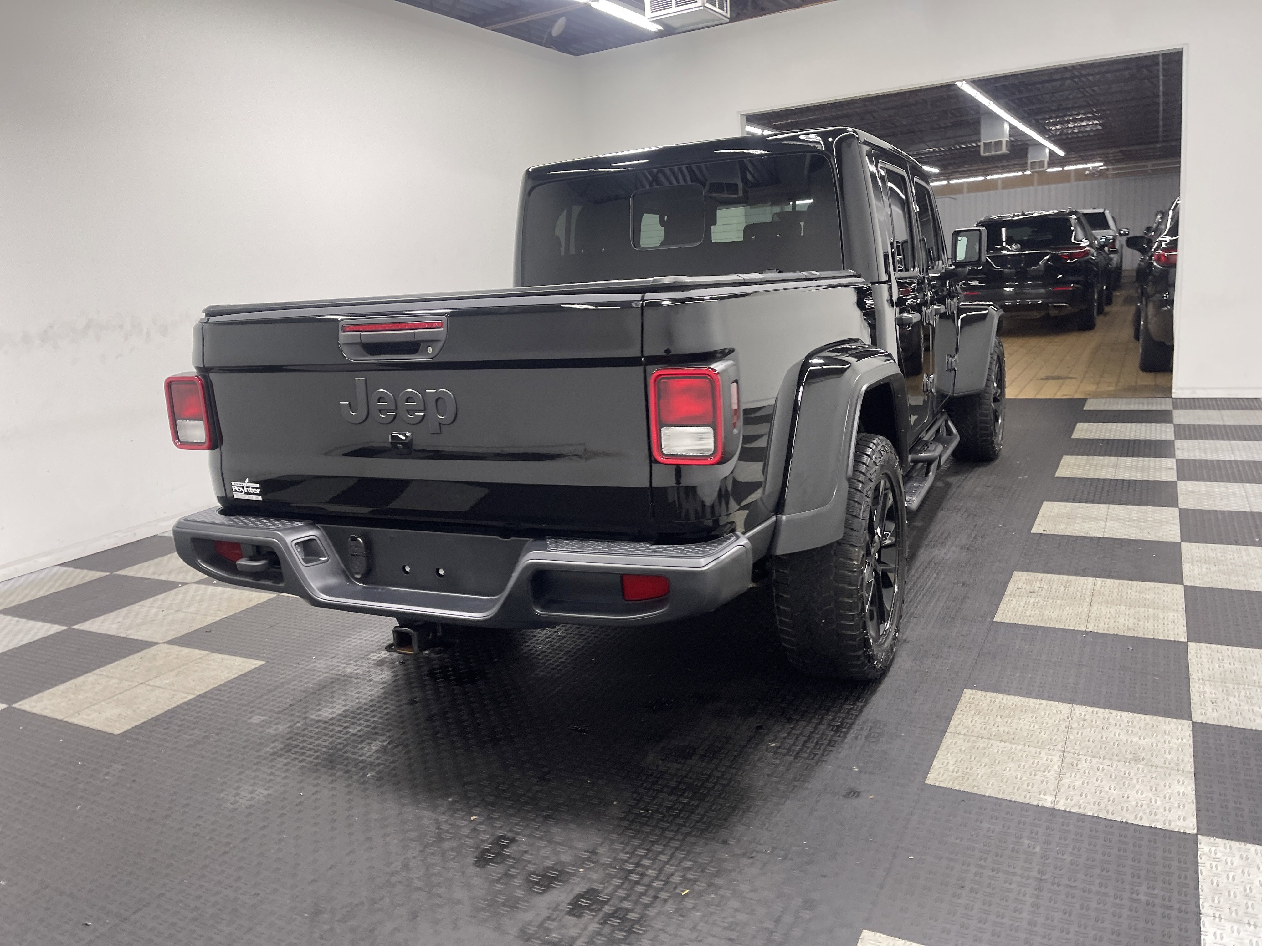 Used 2024 Jeep Gladiator Sport image 5