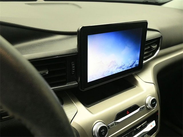 Used 2022 Ford Explorer XLT w/ Equipment Group 202A image 13