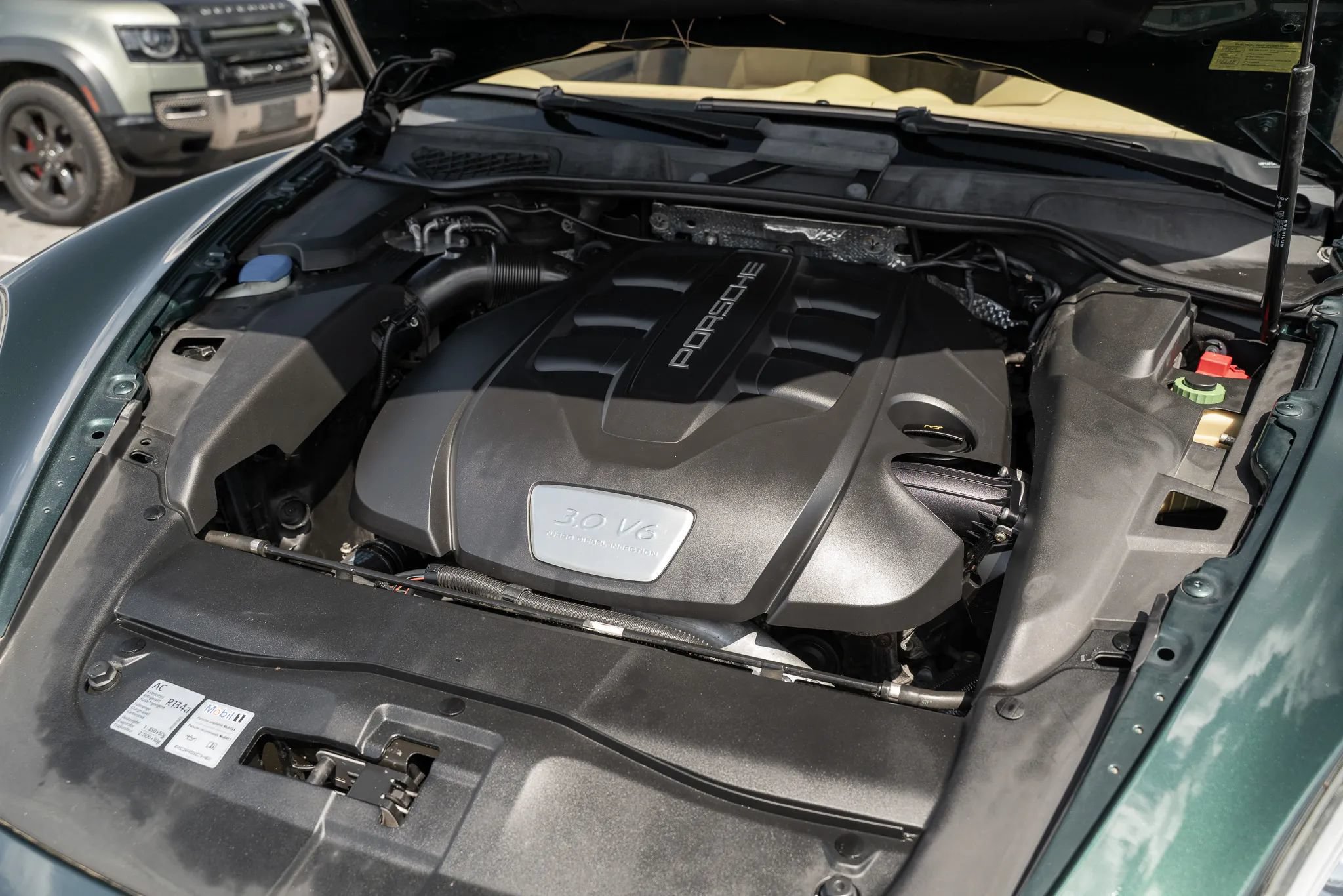 Used 2014 Porsche Cayenne Diesel AWD/4WD image 40
