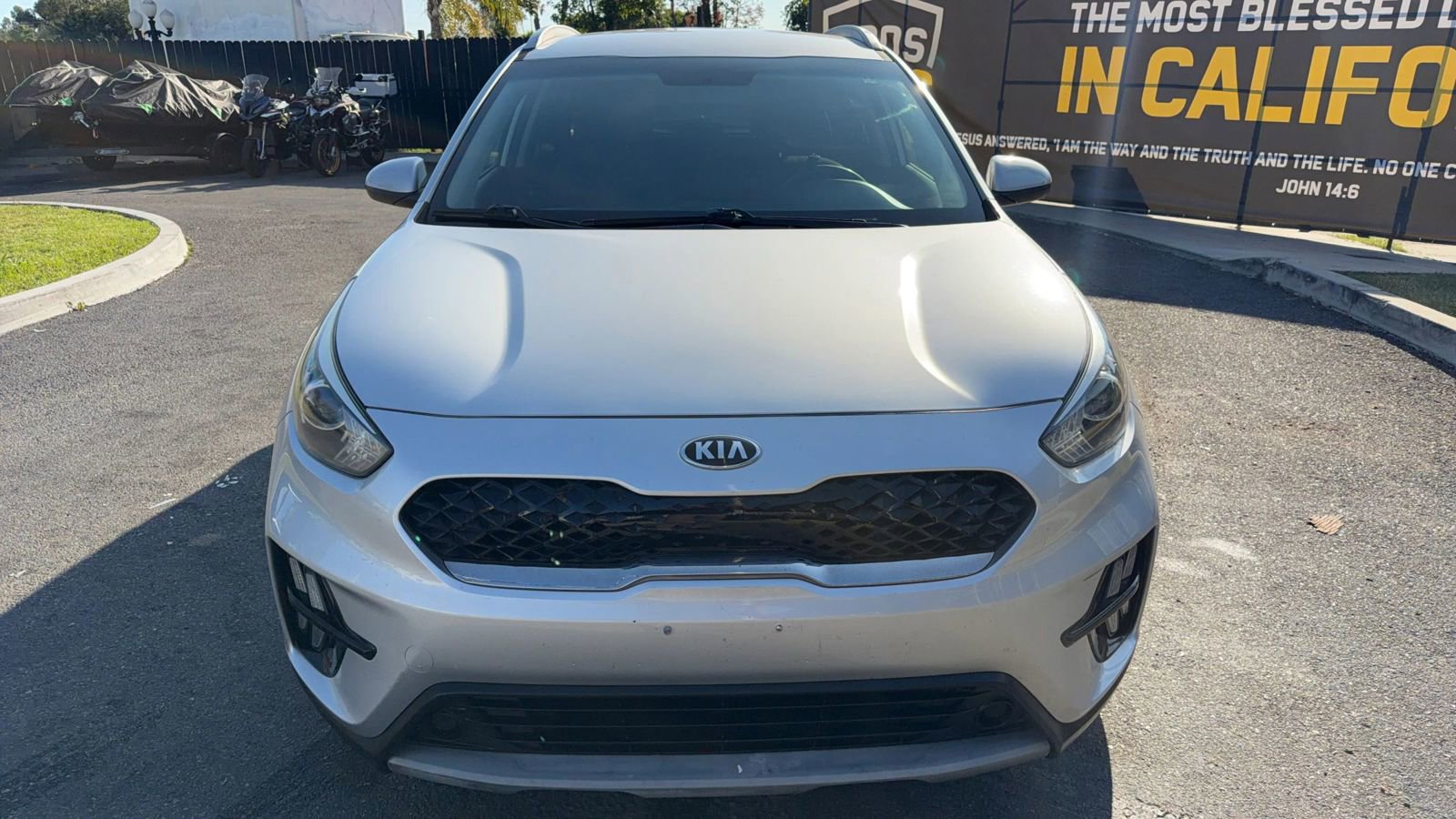Used 2020 Kia Niro LX FWD image 3
