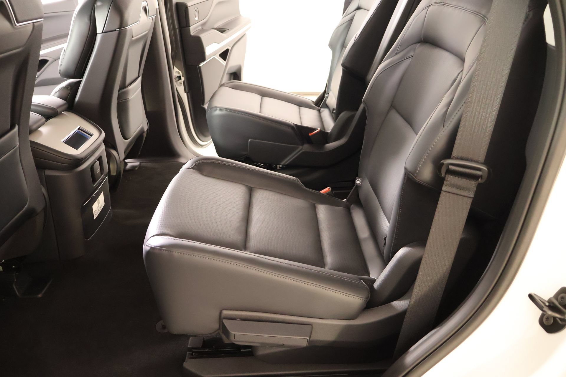New 2026 Lincoln Navigator Premiere AWD/4WD image 13