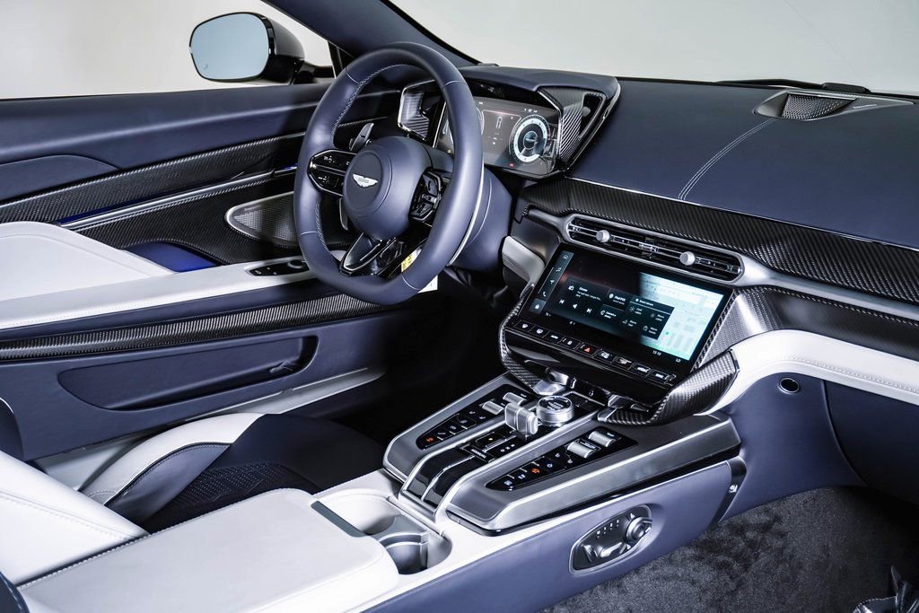 Used 2025 Aston Martin Vanquish image 17