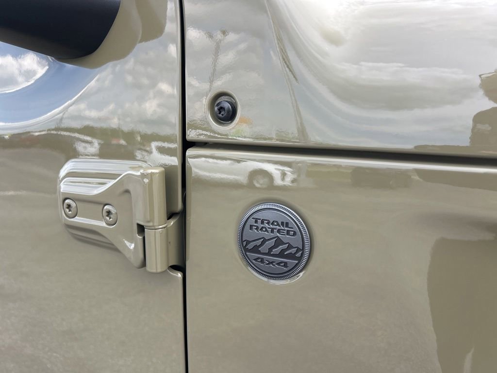 New 2026 Jeep Gladiator Sport AWD/4WD image 35