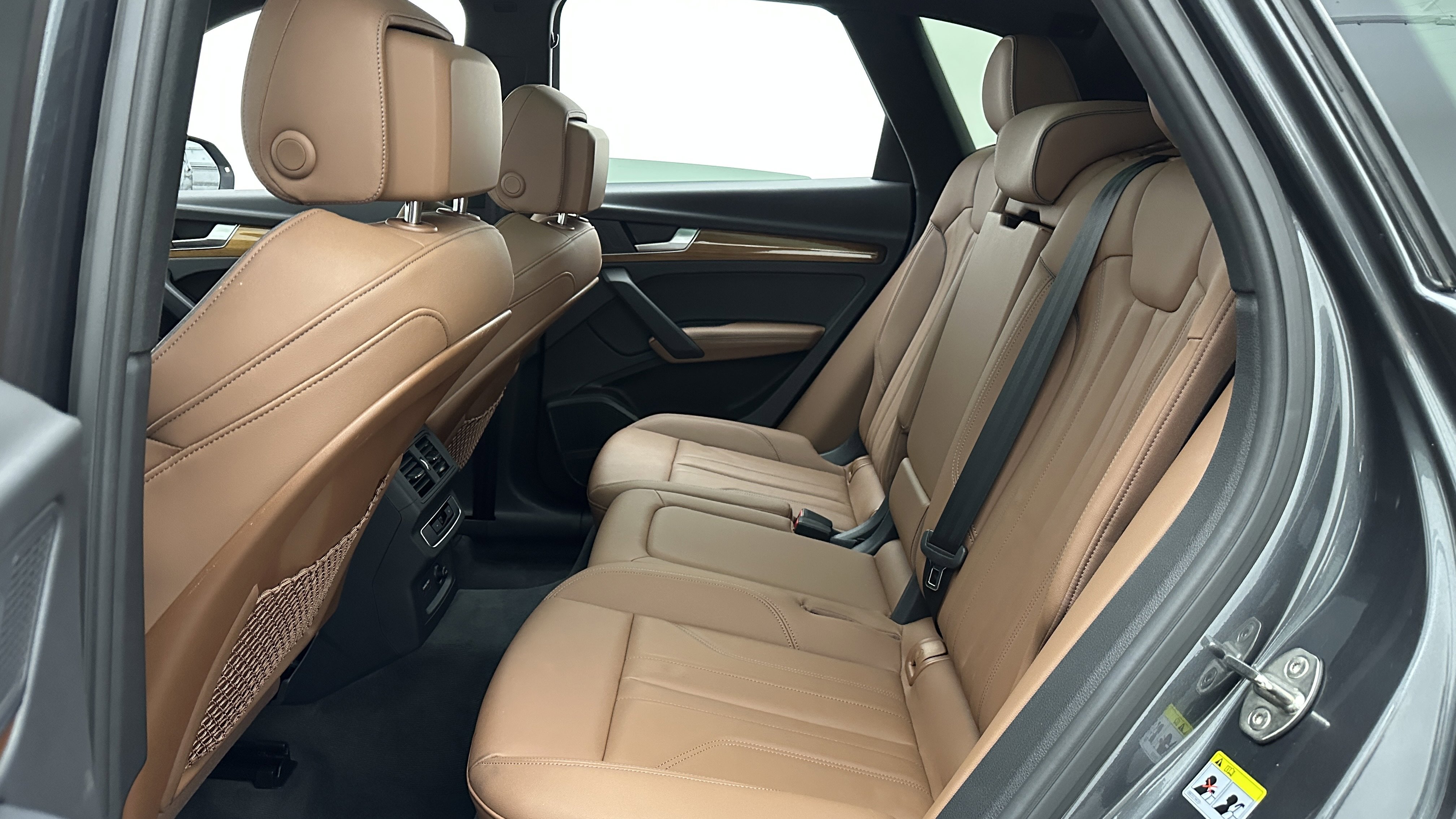 Used 2022 Audi Q5 e Premium Plus w/ Premium Plus Package image 30