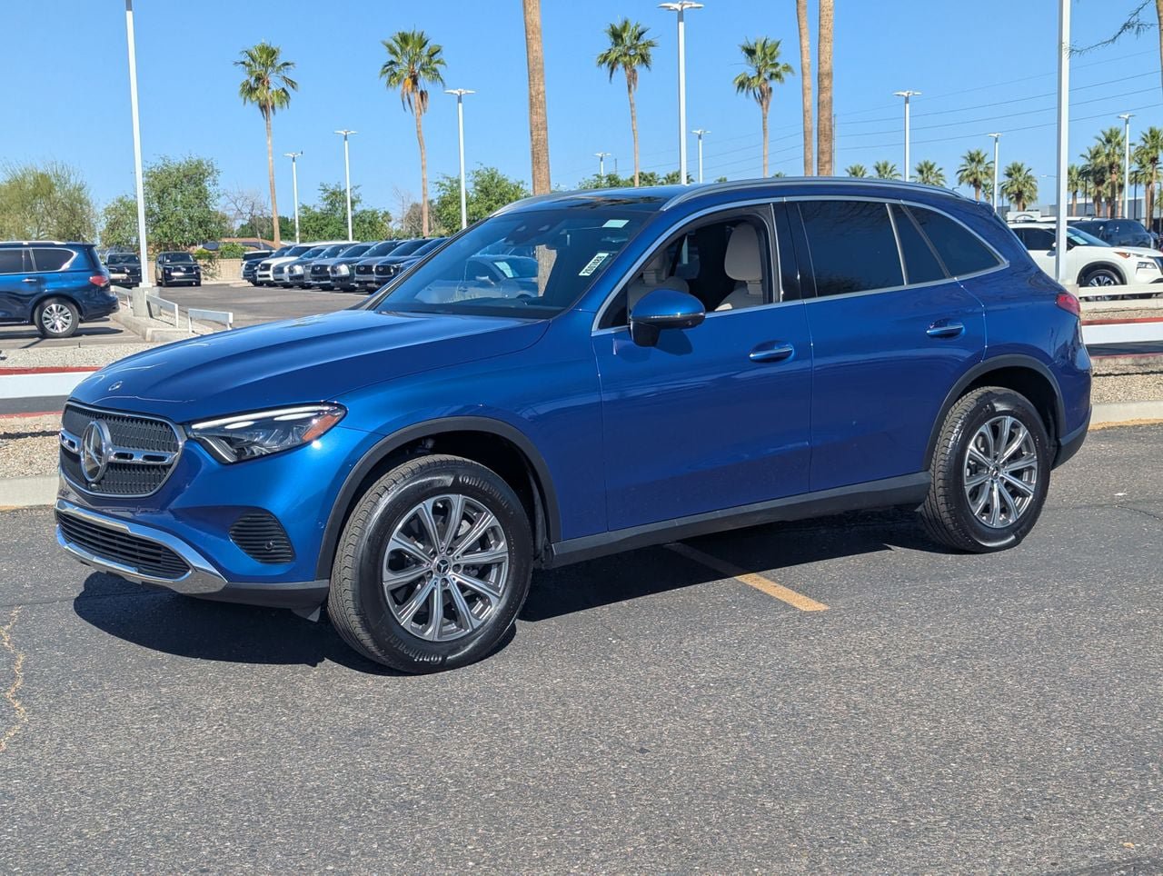 Used 2024 Mercedes-Benz GLC 300 4MATIC image 2