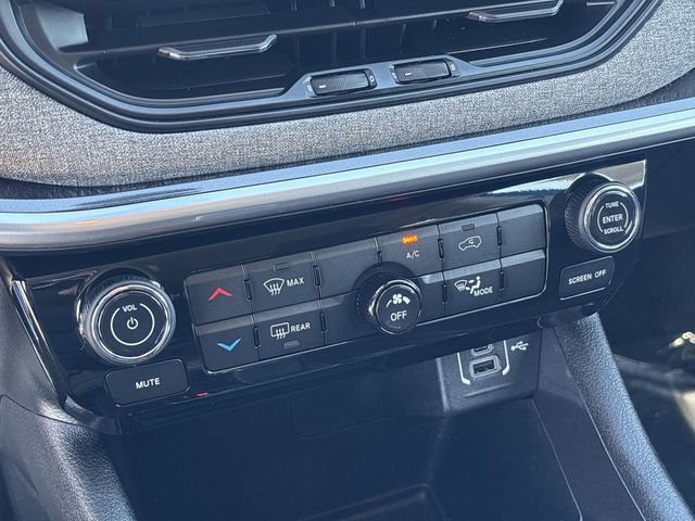 Used 2022 Jeep Compass Sport image 26