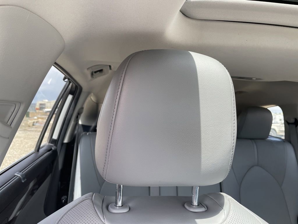 Used 2021 Toyota Highlander Limited AWD/4WD image 38