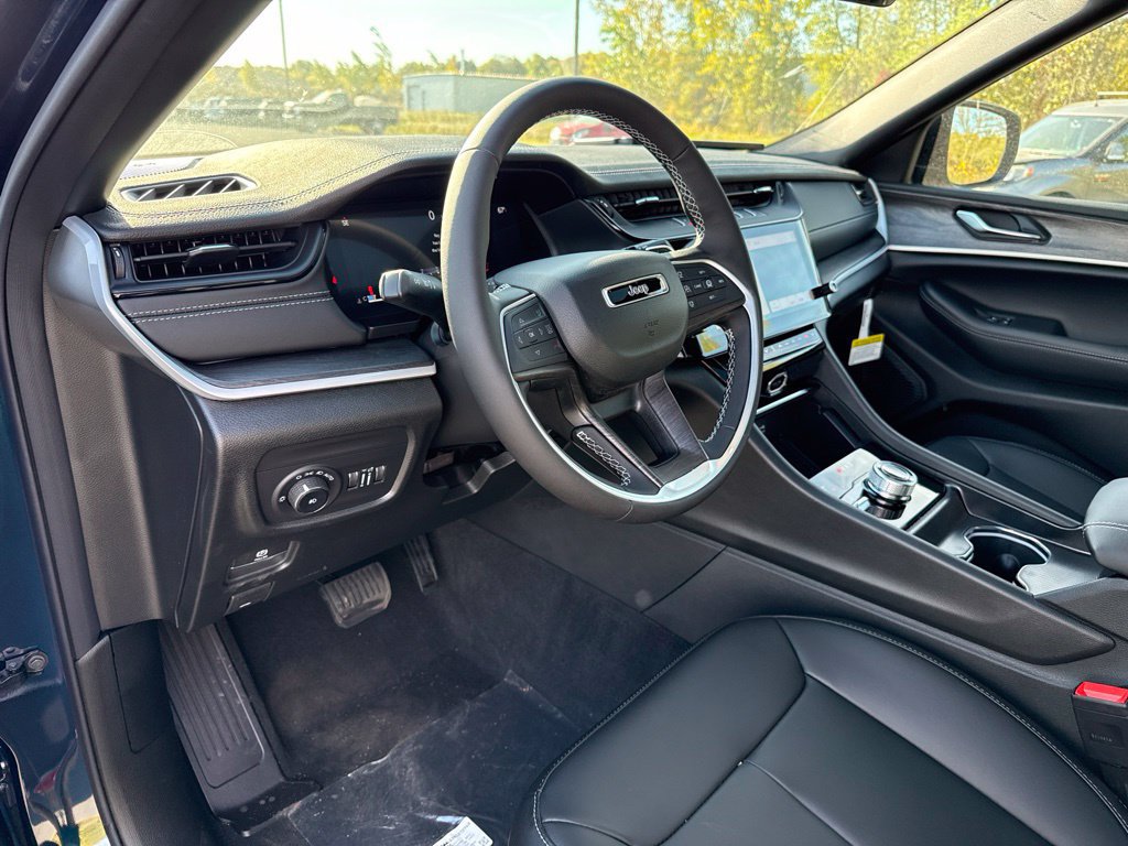 New 2027 Jeep Grand Cherokee Limited AWD/4WD image 26