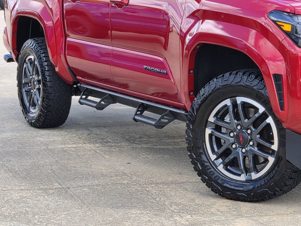 Used 2025 Toyota Tacoma TRD Sport AWD/4WD image 11