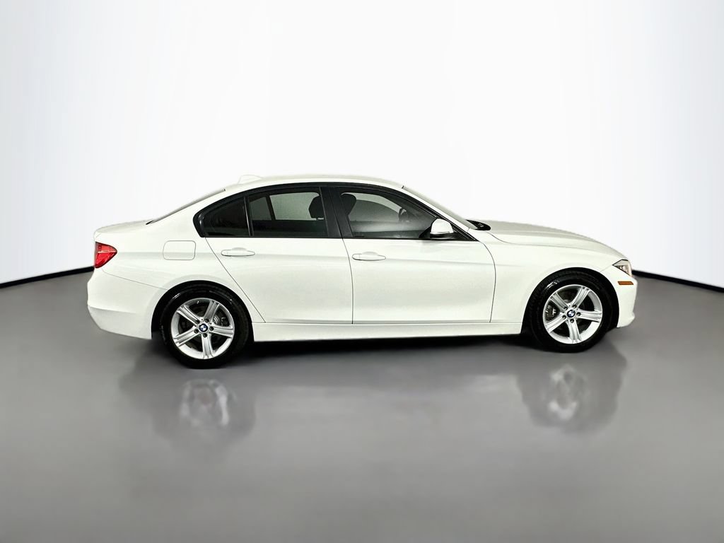 Used 2015 BMW 320i Sedan RWD image 9