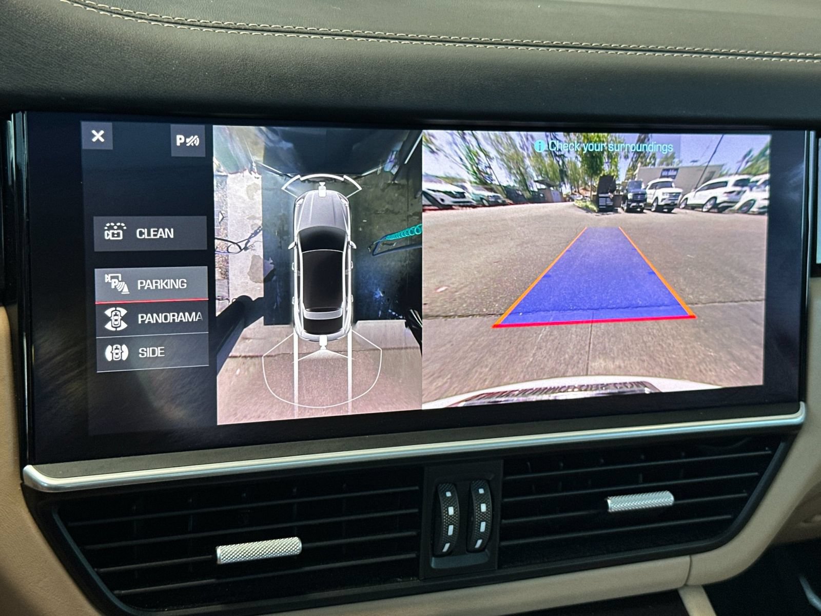 Used 2020 Porsche Cayenne Turbo AWD/4WD image 22