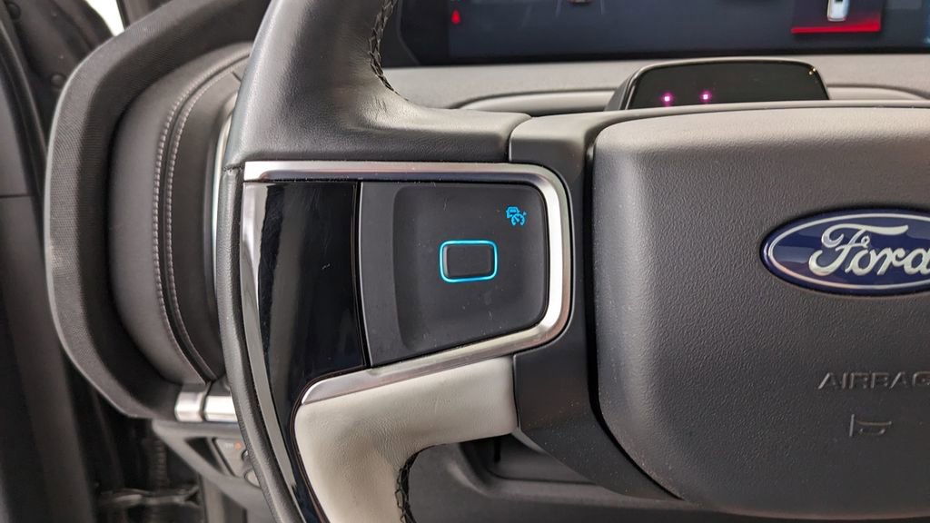 Certified 2025 Ford Expedition Platinum AWD/4WD image 33