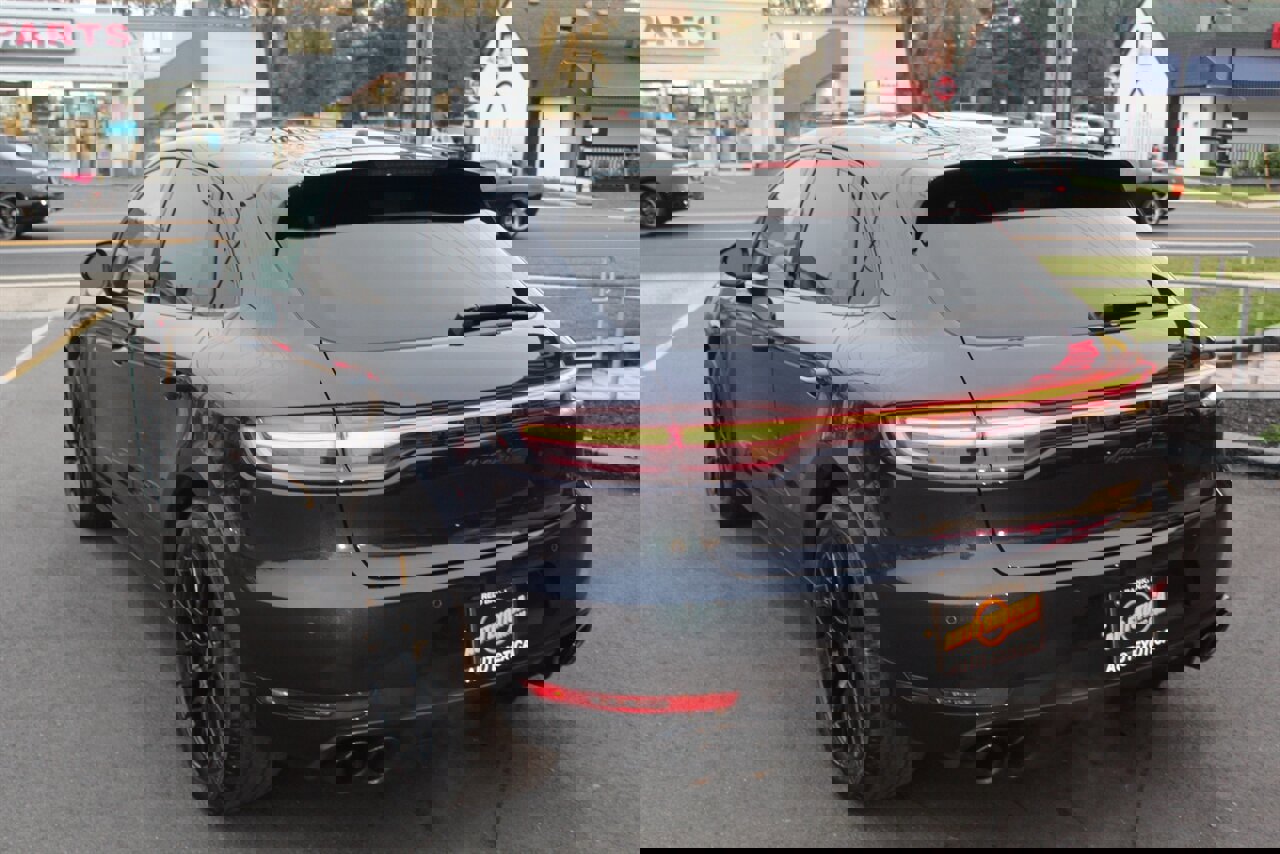 Used 2021 Porsche Macan GTS image 2