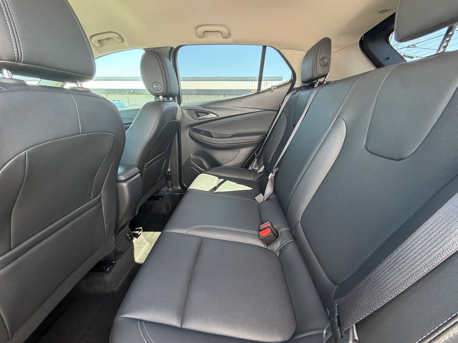 Used 2024 Buick Encore GX Sport Touring image 23