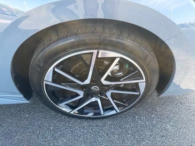 Used 2025 Nissan Sentra SR FWD image 13