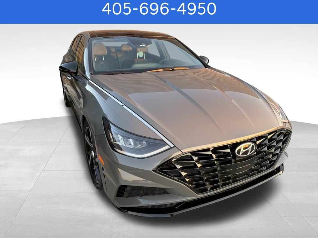 Used 2022 Hyundai Sonata SEL Plus w/ Winter Weather Package FWD image 3