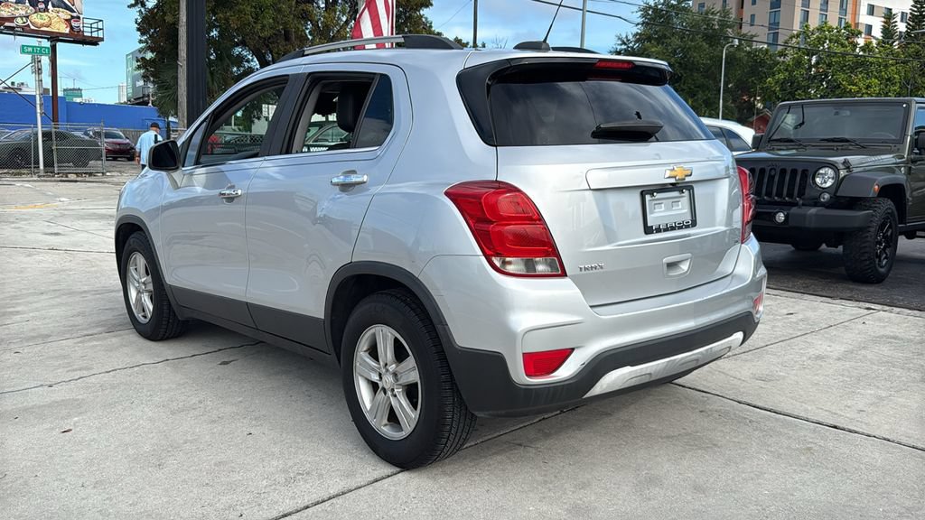Used 2017 Chevrolet Trax LT w/ LT Convenience Package FWD image 12