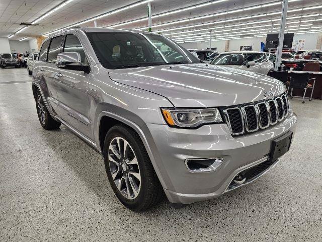 Used 2018 Jeep Grand Cherokee Overland AWD/4WD image 4