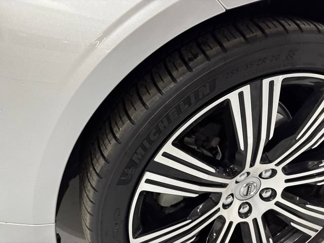 Used 2022 Volvo S90 B6 Inscription w/ Advanced Package image 31