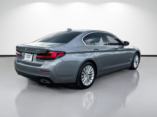 Used 2023 BMW 530i w/ Premium Package image 3