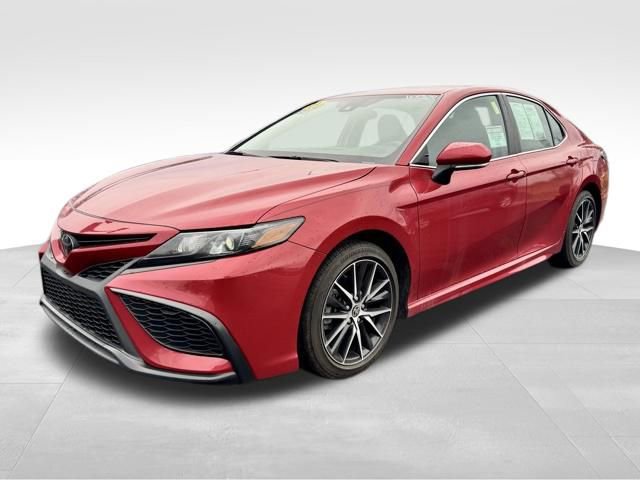 Used 2023 Toyota Camry SE FWD image 3