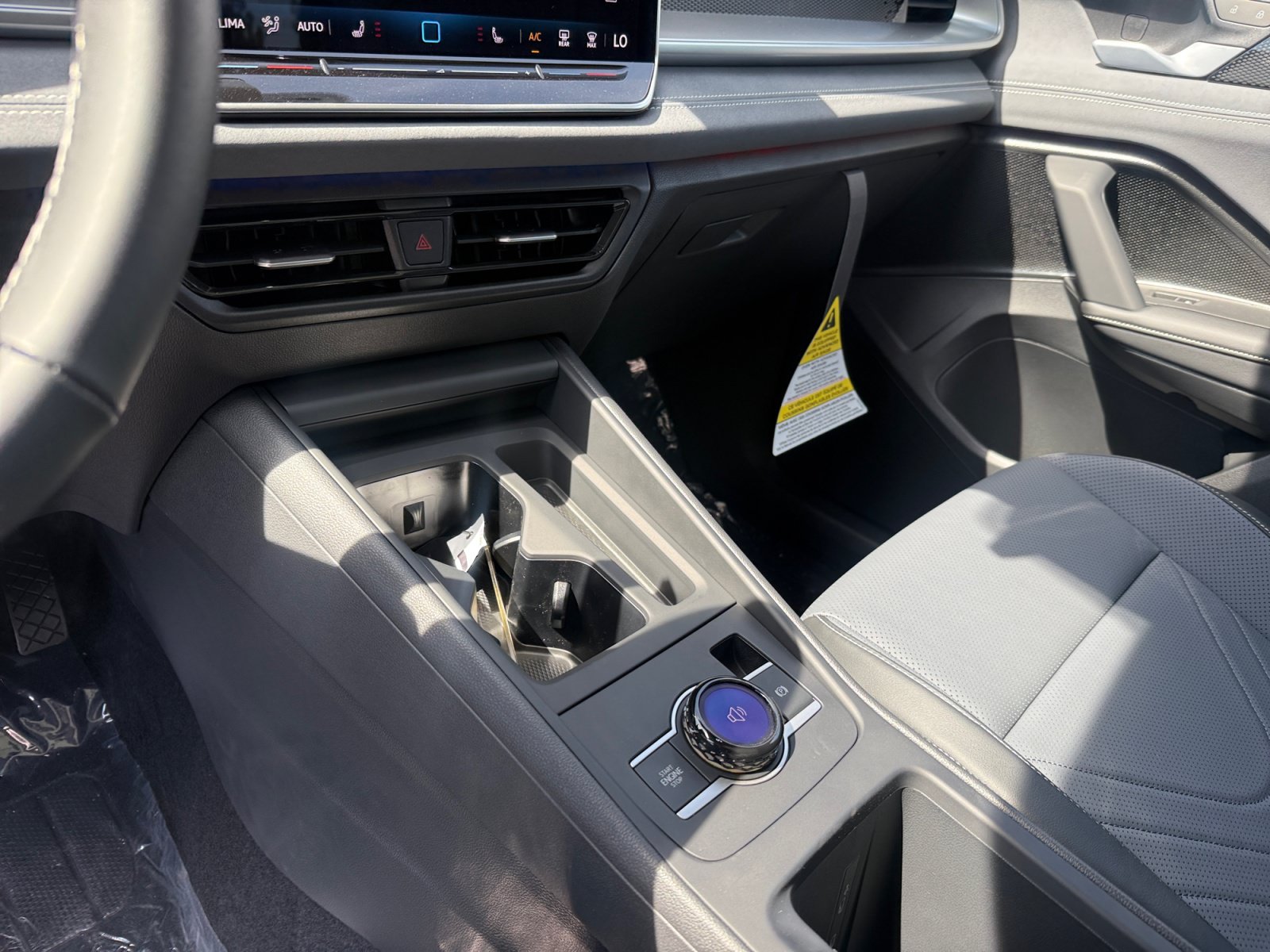 New 2026 Volkswagen Tiguan SE AWD/4WD image 13