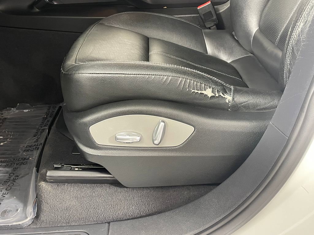 Used 2012 Porsche Cayenne image 24