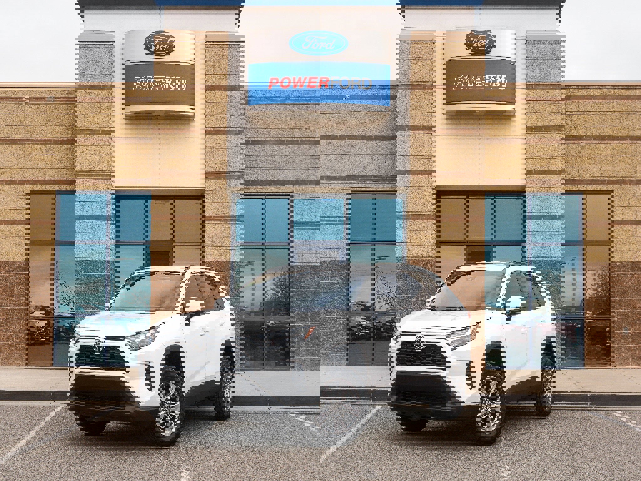 Used 2024 Toyota RAV4 XLE image 2