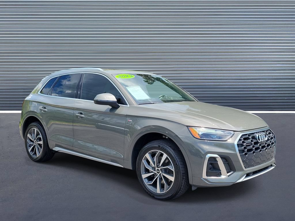 Used 2023 Audi Q5 2.0T Premium Plus w/ Premium Plus Package AWD/4WD image 2